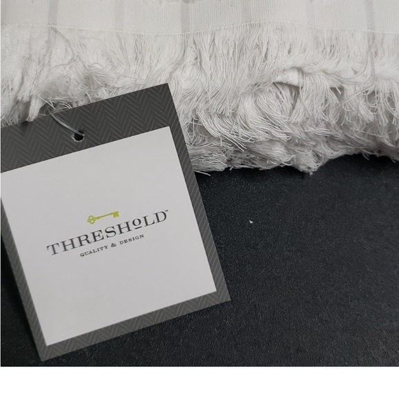 NWT Diamond Clip Jacquard Shower Curtain. White - Threshold 72x72 - Picture 4 of 4